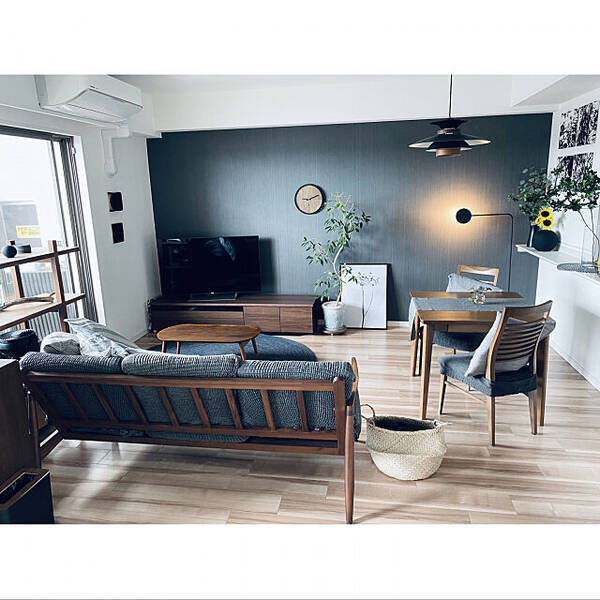 ダークカラーが効果的 アクセントクロスでまとまりある空間に 年10月5日 エキサイトニュース ダークカラーが効果的 アクセントクロスでまとまりある空間に 年10月5日 エキサイトニュース