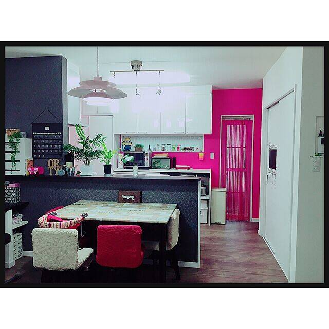 インテリア上級者さんが選ぶ色♪大人なお部屋に映えるピンク