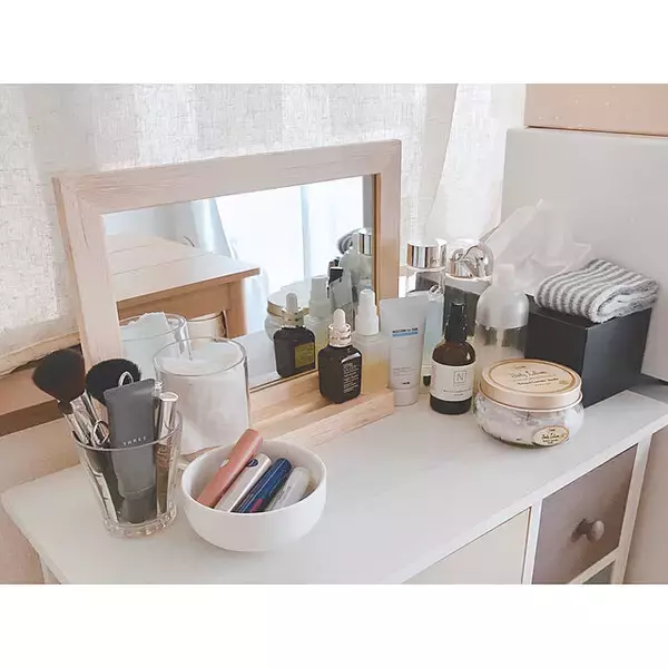 「使いやすさも見た目も追求☆メイク用品のおすすめ収納アイデア」の画像