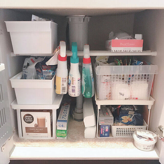 もっと使いやすいキッチンに☆扉タイプのシンク下の収納アイデア