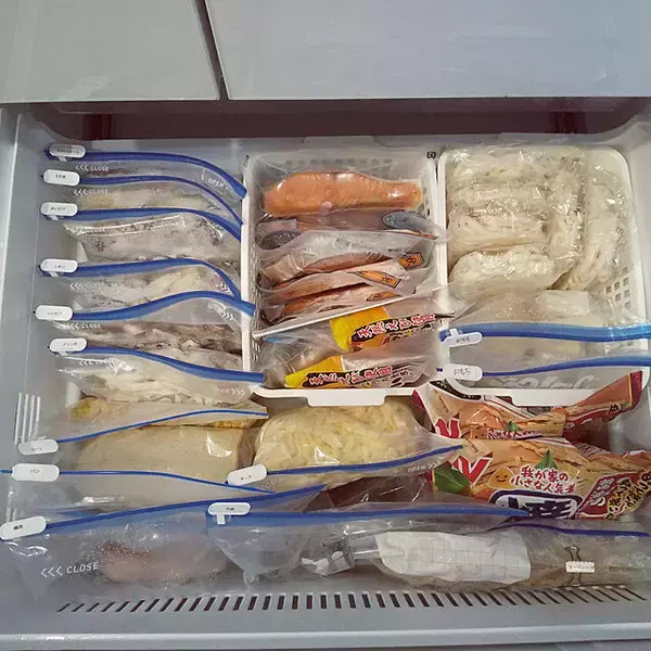 「省スペースで出し入れしやすい♪あれもこれも立てて収納」の画像