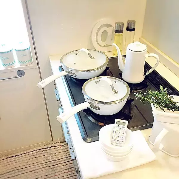 「清潔感抜群の空間に憧れる！ホワイトインテリアキッチンの作り方」の画像