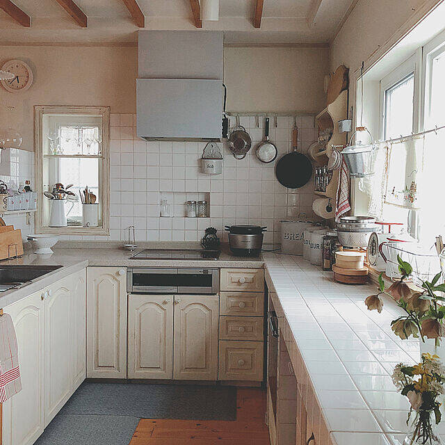 清潔感抜群の空間に憧れる！ホワイトインテリアキッチンの作り方