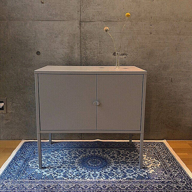 その繊細な柄と美しい佇まいに惚れ惚れ♡ペルシャ絨毯のある暮らし