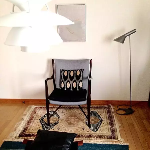 「その繊細な柄と美しい佇まいに惚れ惚れ♡ペルシャ絨毯のある暮らし」の画像