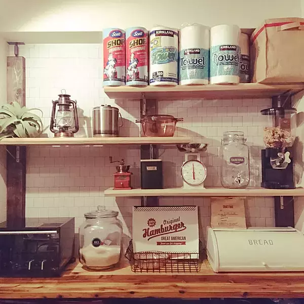 「たくさんの夢が詰まってる♡わたしだけのキッチンの棚DIY実例集」の画像