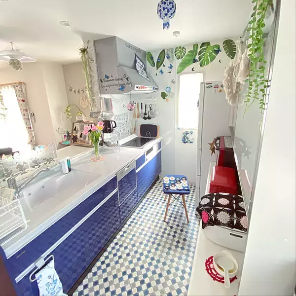 「見た目も機能性も両方叶えられる☆DIYでタイルを取り入れたキッチン特集」の画像