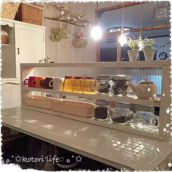 「見た目も機能性も両方叶えられる☆DIYでタイルを取り入れたキッチン特集」の画像