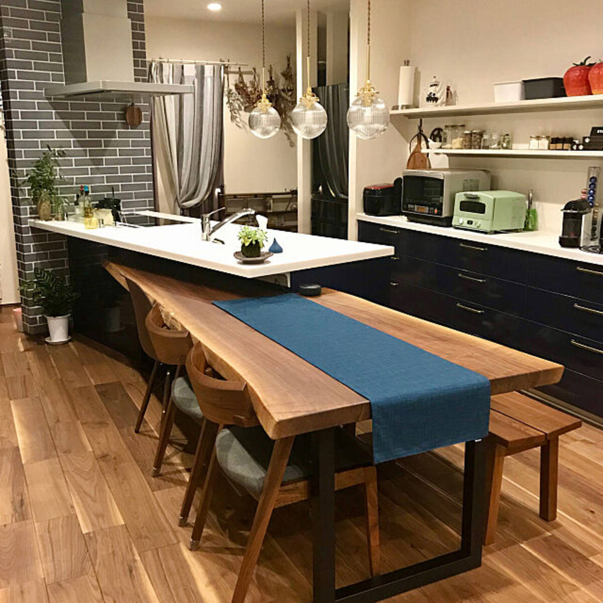 楽しく集える場所に キッチン一体型ダイニングテーブルのあるお家 年12月1日 エキサイトニュース 3 3