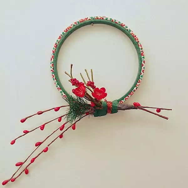 「実は手作りの材料としても使える☆刺繍枠を使ったハンドメイド作品」の画像