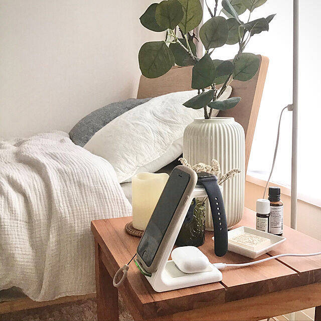 定位置決めてコードもすっきり♪スマートな充電スペースの作り方