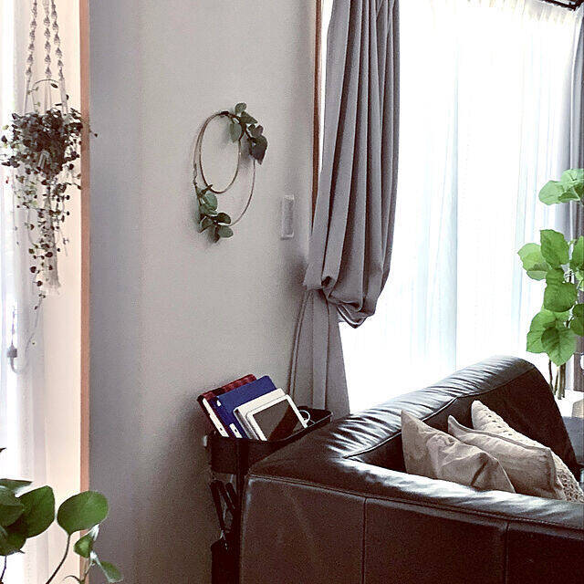 定位置決めてコードもすっきり♪スマートな充電スペースの作り方