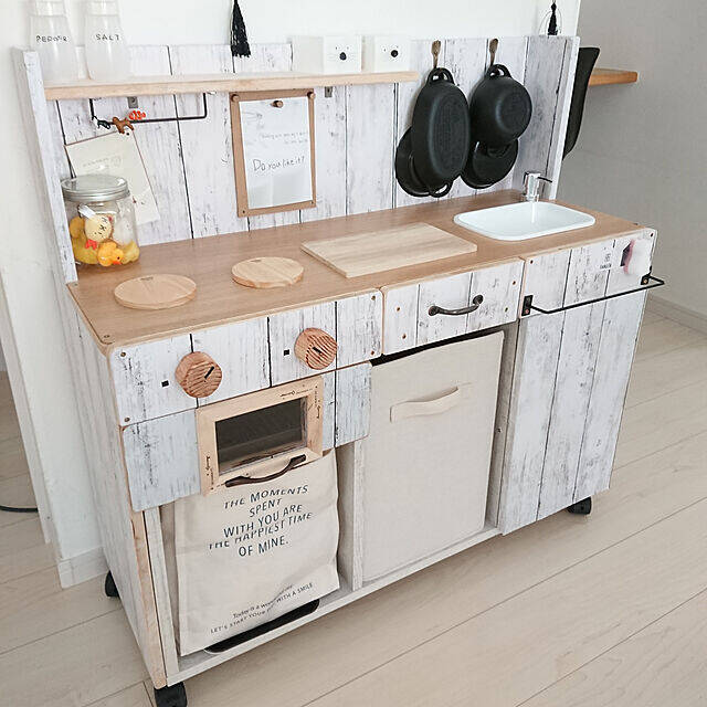 DIYなら理想が叶う！こだわりの詰まったおままごとキッチン実例10選