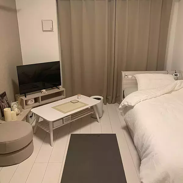 「健康的な暮らしと見栄えするインテリアを両立☆ヨガマットのある風景」の画像