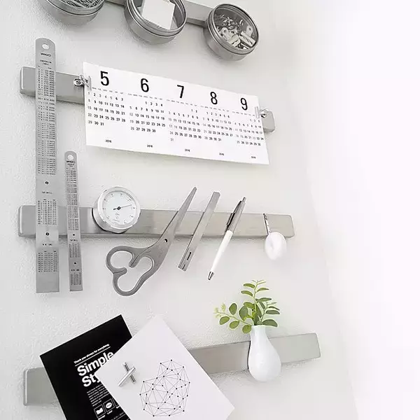 「どこに置いたら便利に使える？はさみやカッターの置き場所アイディア集」の画像