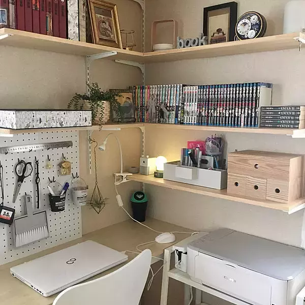 「どこに置いたら便利に使える？はさみやカッターの置き場所アイディア集」の画像