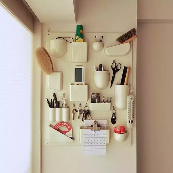 「どこに置いたら便利に使える？はさみやカッターの置き場所アイディア集」の画像