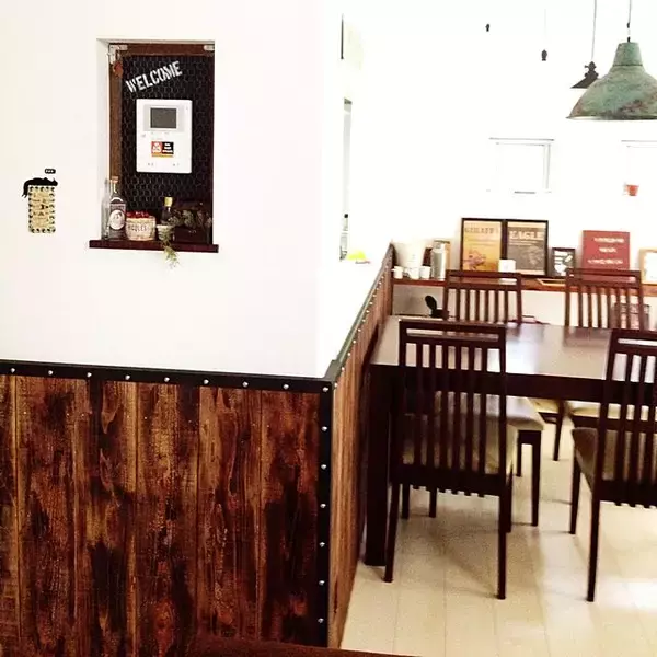 「いつもの壁をワンランク格上げ☆作り方いろいろ腰壁DIY」の画像