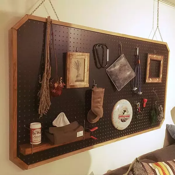 「壁や天井の可能性がもっと広がる！ピクチャーレールのあるインテリア」の画像