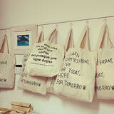 「壁や天井の可能性がもっと広がる！ピクチャーレールのあるインテリア」の画像6