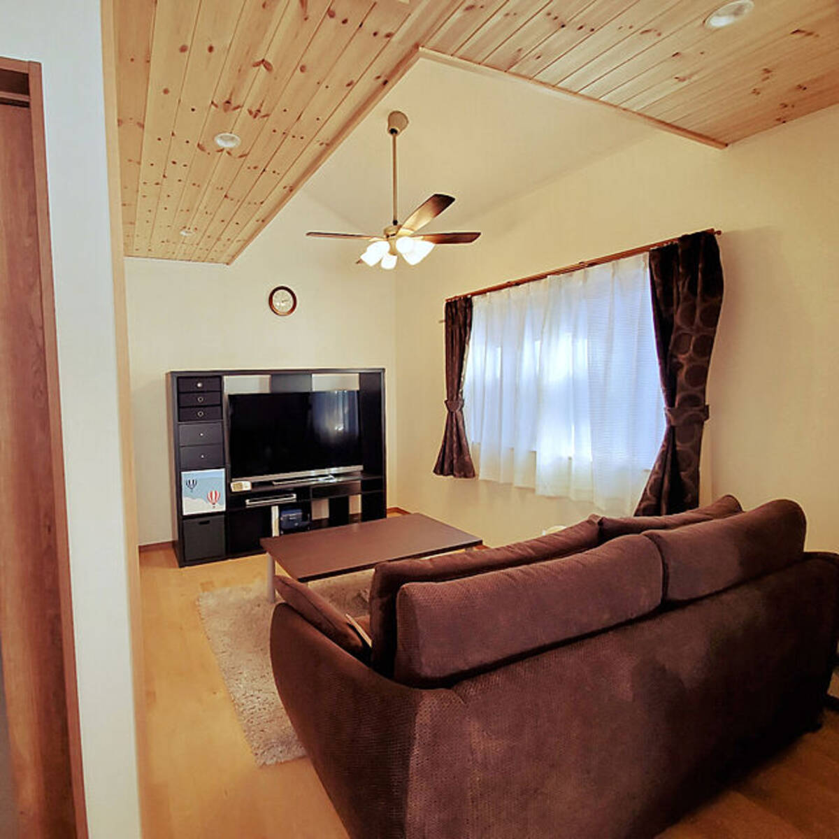 思わず視線が上に行く シーリングファンライトで天井にも個性を 21年1月31日 エキサイトニュース 2 4