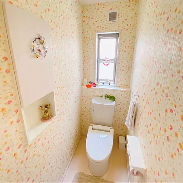 「インパクトがあって華やか！柄物クロスのトイレ10選」の画像