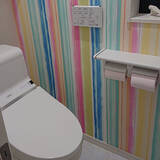 「インパクトがあって華やか！柄物クロスのトイレ10選」の画像3