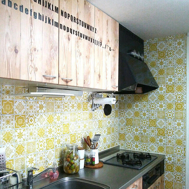 メリハリがあって印象的♡イエローの壁があるお部屋