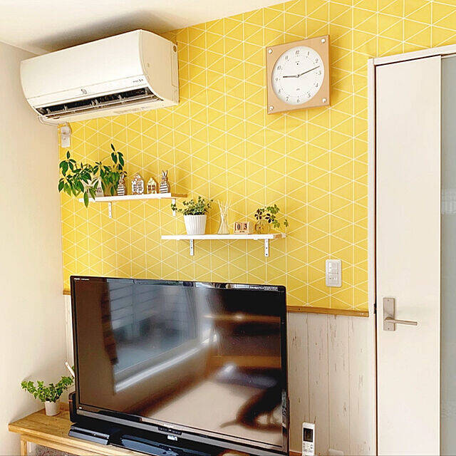 メリハリがあって印象的♡イエローの壁があるお部屋