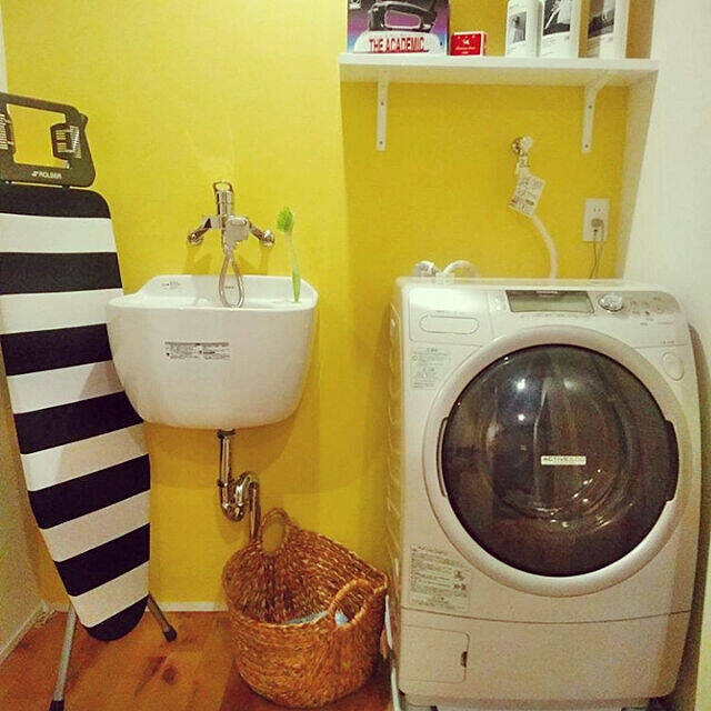 メリハリがあって印象的♡イエローの壁があるお部屋