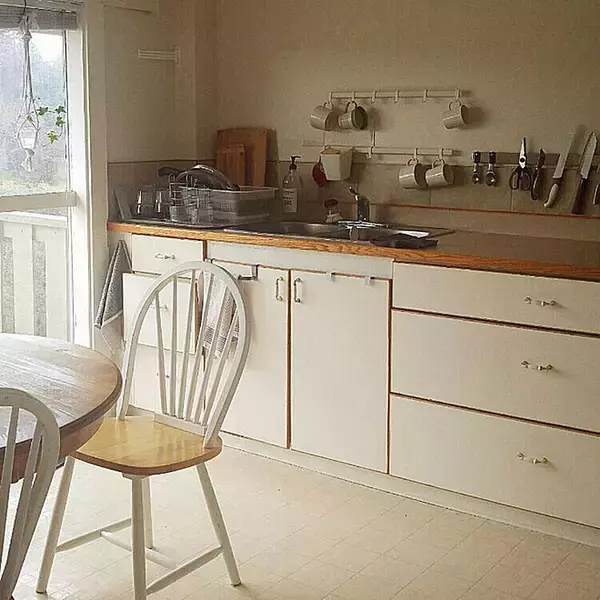 「築100年ならではの雰囲気を活かした、安らぐカフェ風キッチン」 by airaさん