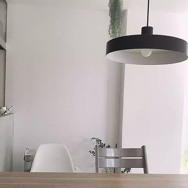 「「静かに個性を放つ、シンプルモダンなペンダントライト」 by komameさん」の画像