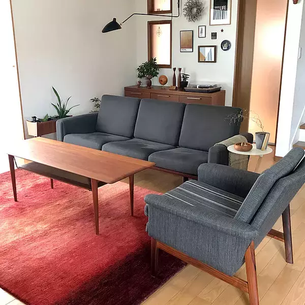 「居心地もインテリアも床からデザインする♪ラグやカーペットが主役のお部屋」の画像