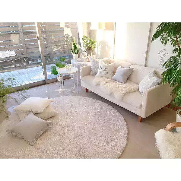 「居心地もインテリアも床からデザインする♪ラグやカーペットが主役のお部屋」の画像
