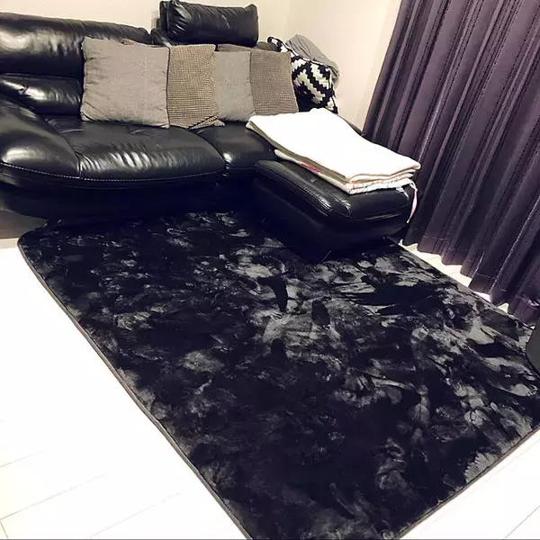 「快適で落ち着いた空間に♡ニトリのラグでつくる、くつろぎのお部屋」の画像