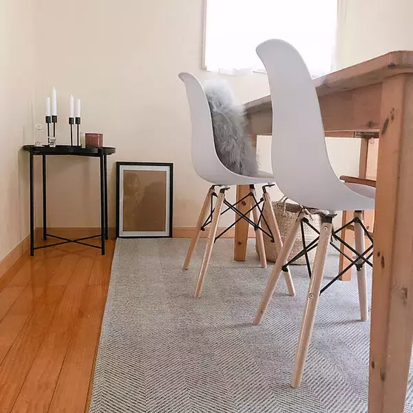 「快適で落ち着いた空間に♡ニトリのラグでつくる、くつろぎのお部屋」の画像