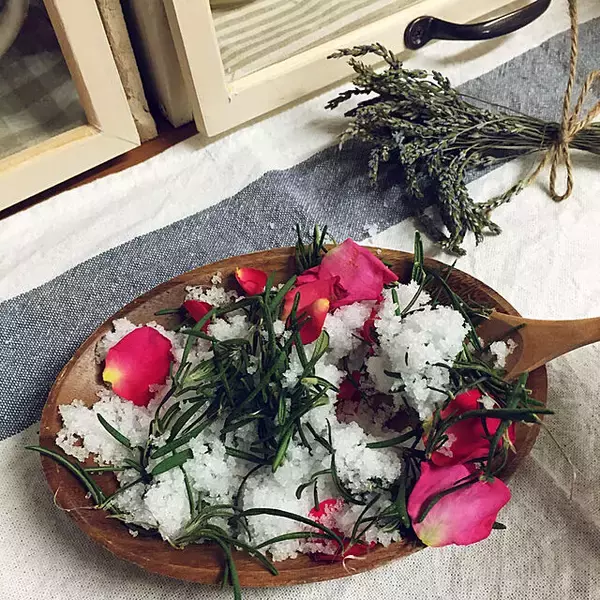 「ほのかな香りでお部屋をワンランクアップ☆ポプリで飾る癒しのインテリア」の画像