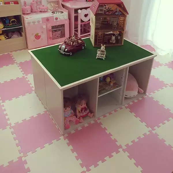 「家にあったらきっと楽しい♪プレイテーブルをDIYしてみませんか？」の画像