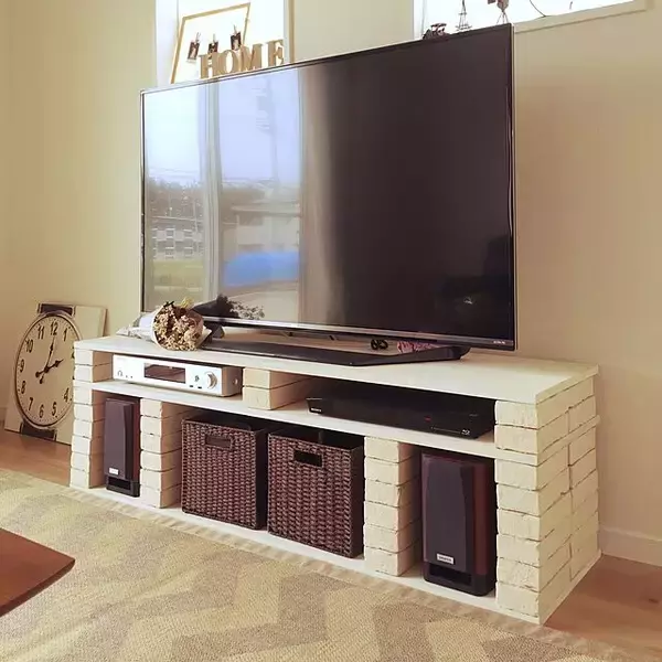 「理想の形を自分の手で作り上げるために☆テレビ台のDIYアイデア」の画像
