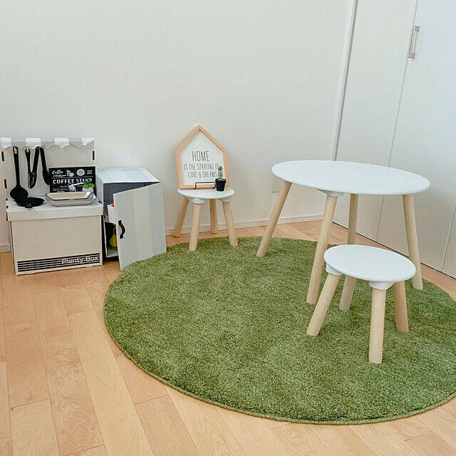 空間にやさしいアクセント☆円形ラグを使ったインテリアコーディネート実例