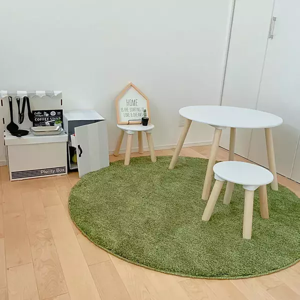 「空間にやさしいアクセント☆円形ラグを使ったインテリアコーディネート実例」の画像