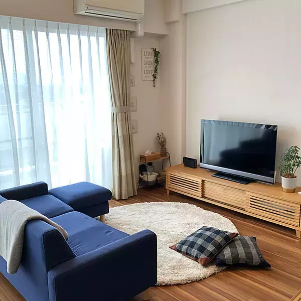 「空間にやさしいアクセント☆円形ラグを使ったインテリアコーディネート実例」の画像