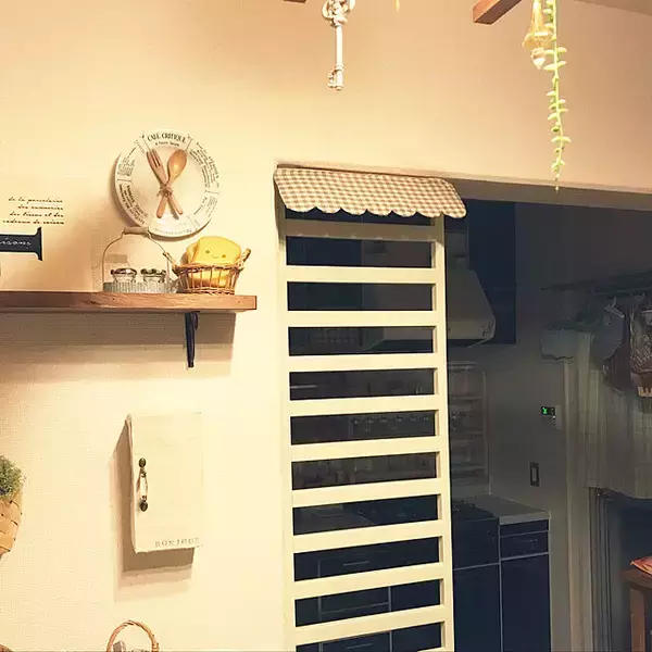 「省スペースでお部屋をグッとセンスアップ！ラダーラックの活用方法」の画像