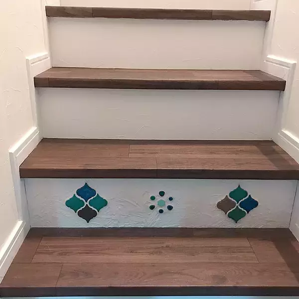 「どこかレトロでほっこりする雰囲気に♡タイルを使ったDIYアイディア10選」の画像