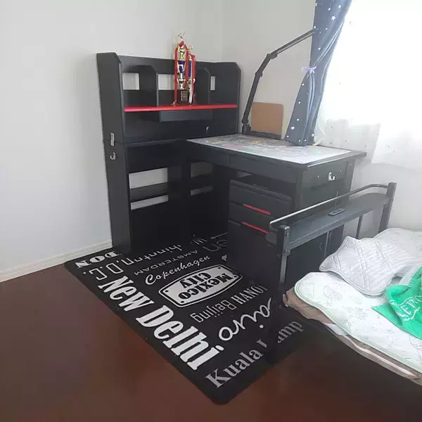 「子ども部屋にリビング学習にリモートワークに♡ニトリの机は必需品」の画像