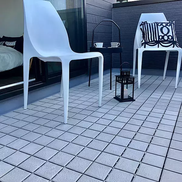 「お家のいろんな場所に自由に置いて☆イケアのサイドテーブル活用例」の画像