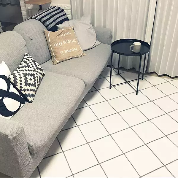 「お家のいろんな場所に自由に置いて☆イケアのサイドテーブル活用例」の画像