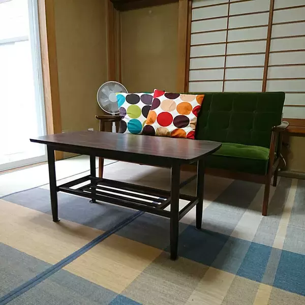 「素足で感じる幸福感♡ニトリのさらさらひんやりラグで快適なお部屋づくり」の画像