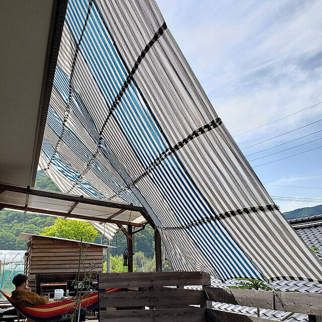 窓からの紫外線や熱気をシャットダウン！「日差し対策」アイデア