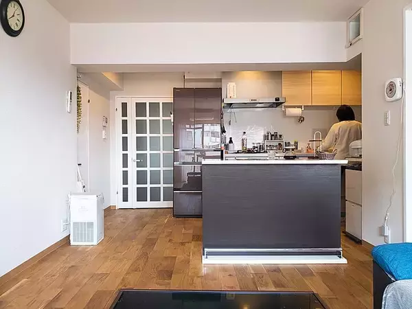 「「バーカウンターが良い仕事♪見映えも機能も整ったスッキリ快適なキッチン」 by sanoaさん」の画像